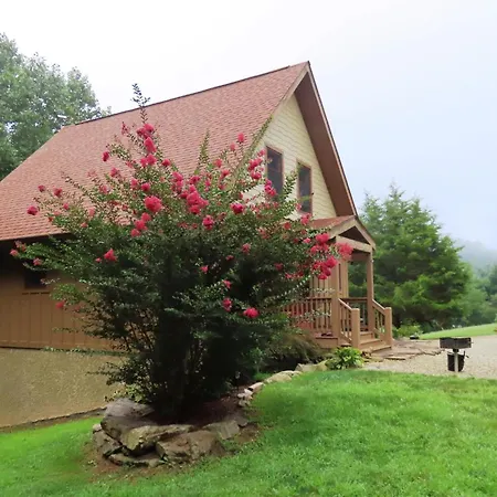 Scenic Fox Ridge Cabin On 4 Acres With Hot Tub!